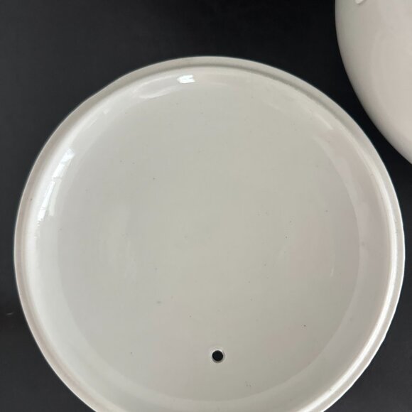 Halls Rose White #658 Casserole stoneware Pot With Lid 1950's - Picture 4 of 7